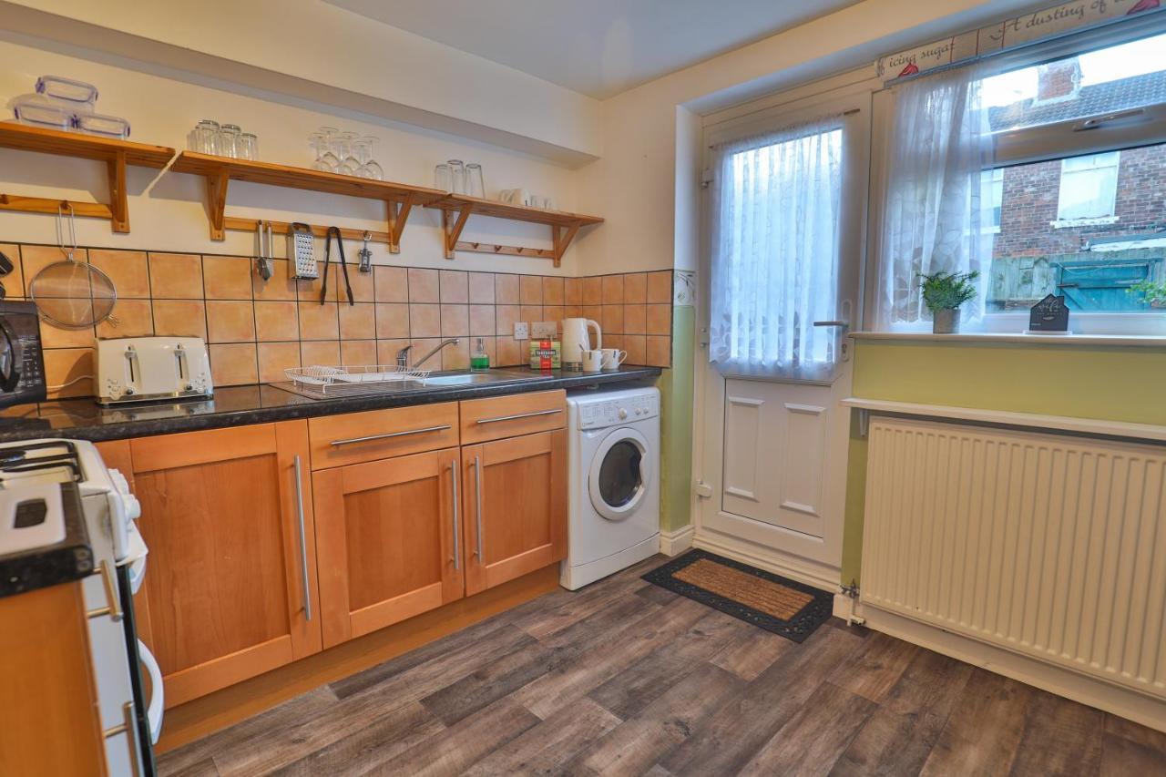 Devon St - Cozy Home, Free Easy Parking! 킹스턴어폰헐 외부 사진