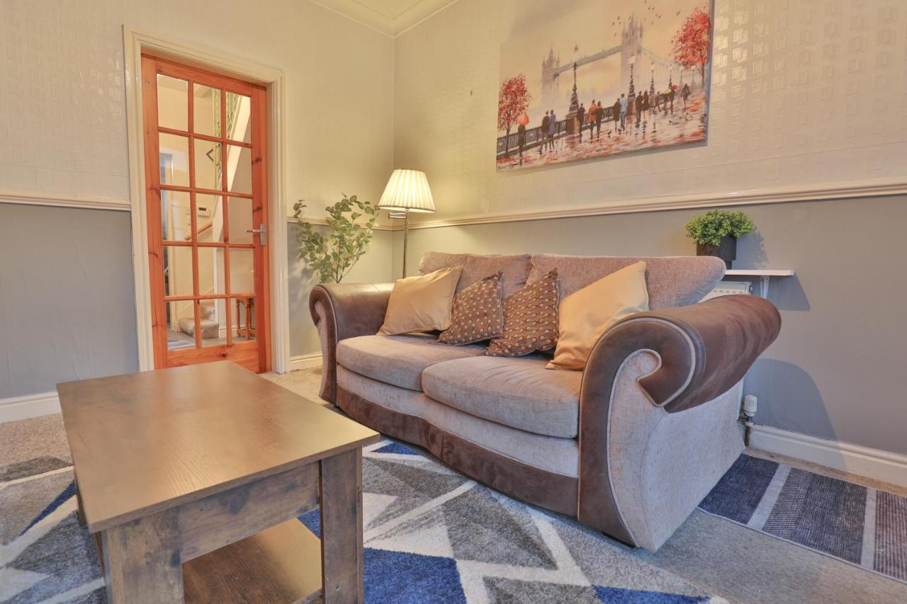 Devon St - Cozy Home, Free Easy Parking! 킹스턴어폰헐 외부 사진